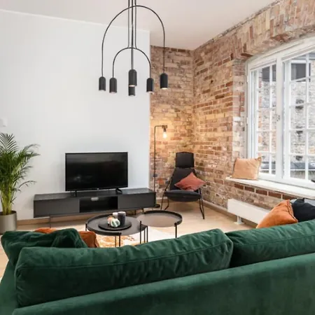 Modern Loft In Center