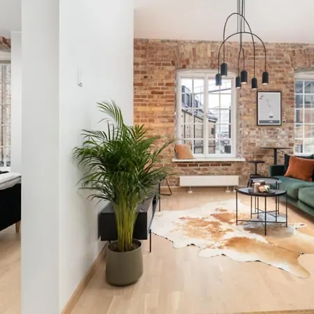 Modern Loft In Center 아파트 *