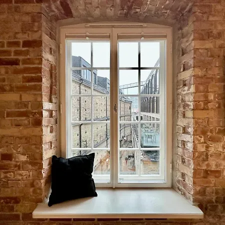 Modern Loft In Center