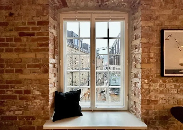 Modern Loft In Center