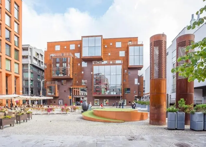 Modern Loft In Center *