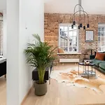 Modern Loft In Center Daire *