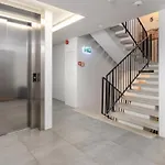 Modern Loft In Center