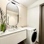 Modern Loft In Center Daire